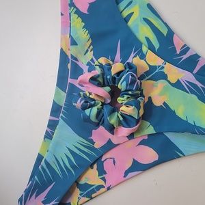 Kulani Kinis,Sunset Soda, Bikini bottoms & scrunchie